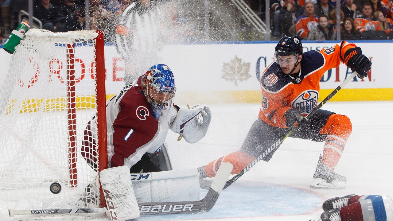 Varlamov stops 26 shots, Avalanche beat Oilers 4-1